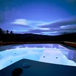 Semesterbostad Pod Srebrzystym Swierkiem - Jacuzzi Koszarawa